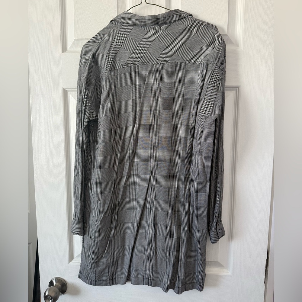 Babaton Plaid Button-Up Shirt - Picture 2 of 6
